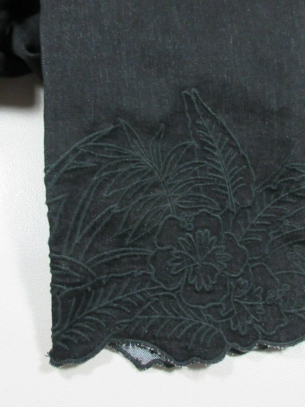 Lauren Ralph Lauren women dark gray stretch embroidered floral capri jeans 4 NWT - Picture 10 of 10